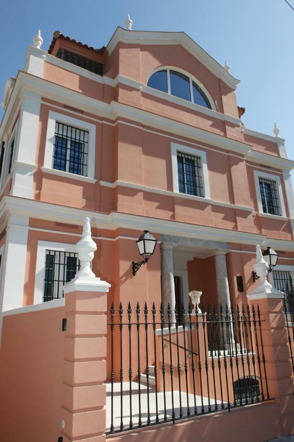 Colegio Mayor Careu - Women Only - University Community Séville Extérieur photo